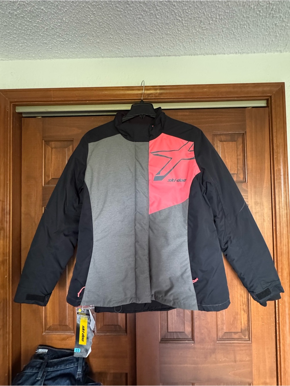 Ski-Doo Women's Black, Gray & Pink Insulated Ski Jacket